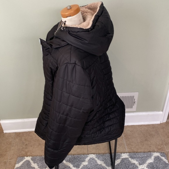 Details INTL Women’s Faux Fur Hooded black Quilted Jacket Coat  XXL - Picture 4 of 11